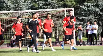 Kayserispor Teknik Direktörü Burak Yılmaz: 'Transfer tahtamız kapalı diye bırakıp, gitmeyeceğiz'