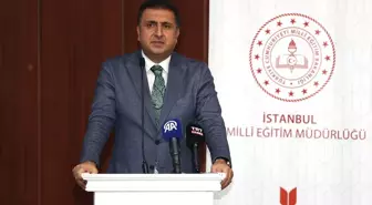 İstanbul İl Milli Eğitim Müdürü, LGS'de 500 tam puan alan öğrencilerle buluştu