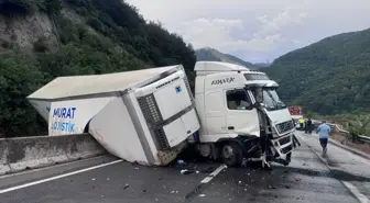 Sakarya'da zincirleme trafik kazası: 1 ölü, 6 yaralı