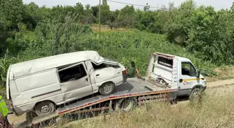 Afyonkarahisar'da Minibüs Kazası: 5 Kişi Yaralandı