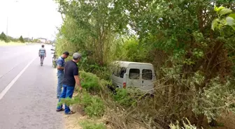 Aydın'da Ticari Araç Yoldan Çıktı: 2 Yaralı