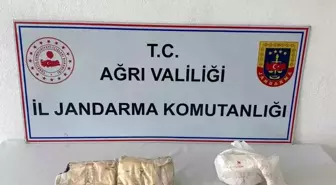 Ağrı'da Uyuşturucu Operasyonu: 2 Kilo Afyon Sakızı ve 1,3 Kilo Metamfetamin Ele Geçirildi