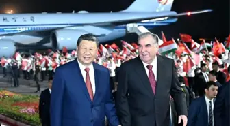 Çin Cumhurbaşkanı Xi Jinping Tacikistan'a resmi ziyaret gerçekleştirmek üzere Duşanbe'ye gitti