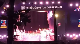 Bengü Van Kültür Yolu Festivali'nde protesto edildi