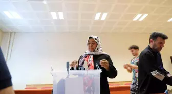 İran İslam Cumhuriyeti'nde Cumhurbaşkanlığı Seçimi İkinci Turu Başladı