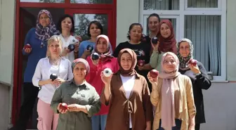 Burdur'da Kadınlar Tarafından Kurulan Kooperatiften Gelir Sağlanıyor