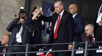 Erdoğan, Türkiye-Hollanda futbol maçını izlemek üzere Berlin'e geldi