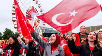 Türkiye A Milli Futbol Takımı, Hollanda ile Avrupa Futbol Şampiyonası çeyrek finalinde karşılaşacak