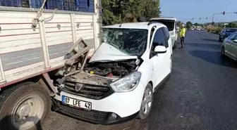 Manavgat'ta Portakal Yüklü Kamyonla Kaza: 1 Yaralı