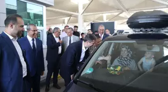 AK Parti Dış İlişkilerden Sorumlu Genel Başkan Yardımcısı Zafer Sırakaya, Kapıkule Sınır Kapısı'nda gurbetçilerle bir araya geldi