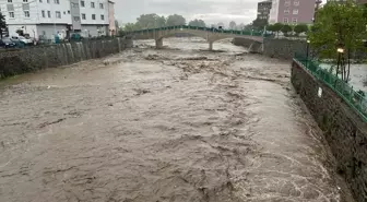 Samsun'da Şiddetli Yağışlar Tarım Arazi ve İş Yerlerini Vurdu