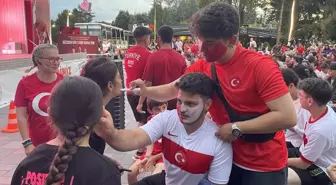 Türkiye'nin EURO 2024 çeyrek final maçını dev ekranlarda izleyen vatandaşlar üzüntü yaşadı
