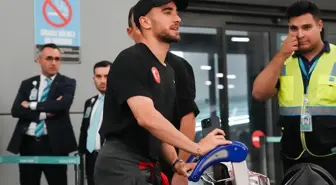 A MİLLİ TAKIM İstanbul'a döndü mü? A MİLLİ TAKIMINDAN İLK KARELER