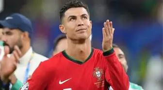 Cristiano Ronaldo, oğluyla aynı sahada oynamadan futbolu bırakmayacak