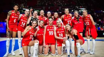 Filenin Sultanları Paris Olimpiyatları'nda kimlerle oynayacak? A Milli Voleybol Takımı kadrosunda kimler var? Filenin Sultanları maç takvimi!