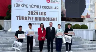 İstanbul Valisi, LGS'de 500 Tam Puan Alan Öğrencileri Ağırladı