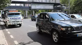 Kayseri'de 2 cip ile hafif ticari araç çarpıştı: 2 yaralı