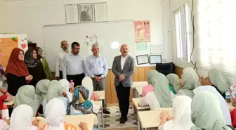 Adıyaman Valisi Osman Varol, Ebubekir Sıddık Kız Kur'an Kursunu Ziyaret Etti