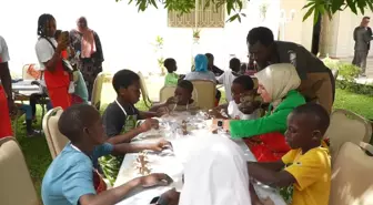 Bakan Göktaş, Senegal'de yetim çocuklarla çömlek atölyesine katıldı