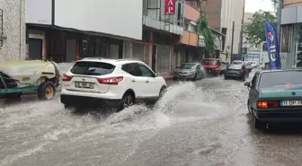 Bursa'da Sağanak Yağış Hayatı Olumsuz Etkiledi