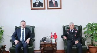 Jandarma Genel Komutanı Arif Çetin, Eskişehir Valisi Hüseyin Aksoy'u ziyaret etti