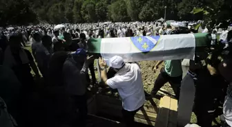 Srebrenitsa Soykırımında Katledilen 14 Kurban Defnedildi