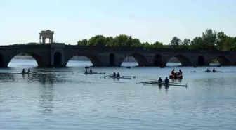 Meriç Nehri'nde Gençler Türkiye Kürek Kupası başladı