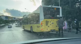 İETT Otobüsüne Tutunan Patenci Trafiği Tehlikeye Attı