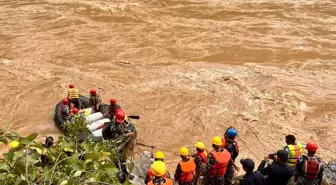 Nepal'de Heyelan Sonucu 2 Otobüs Nehre Yuvarlandı, 62 Kişi Kayboldu