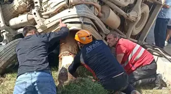 Isparta'da ağaca çarpan otomobildeki 2 kişi ağır yaralandı