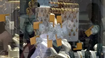 İstanbul'da kuyumcu soygunu! Dükkanı adeta kurşun yağmuruna tuttular