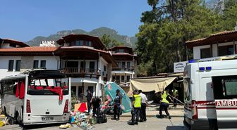 Muğla'da Tur Midibüsü Kazası: 1 Ölü, 32 Yaralı