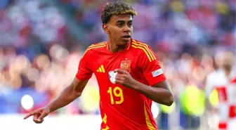 Bu çocuk daha 17 yaşında! Lamine Yamal, EURO 2024 finalinde tarihe geçti