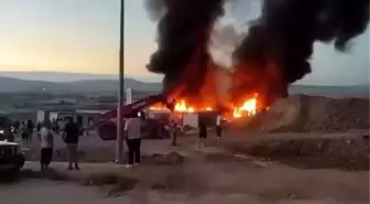 Elazığ'da İnşaat Şantiyesinde Konteyner Yangını