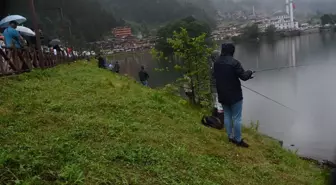 Uzungöl'de 7. Geleneksel Alabalık Avlama Yarışması Düzenlendi