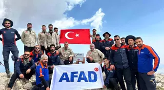 AFAD personeli 15 Temmuz şehitleri için Artos Dağı'na tırmandı