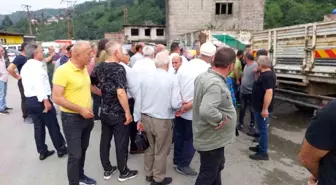 Rize'de Çay Üreticileri, Taban Fiyatın Altında Çay Alan Fabrikaları Protesto Etti