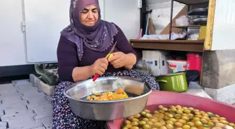 Malatya'da Kadınlar Kayısıyı Reçele Dönüştürüyor