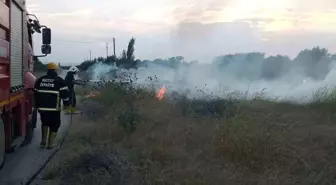 Hatay'ın Erzin ilçesinde doğal gaz borusu üzerinde yangın çıktı