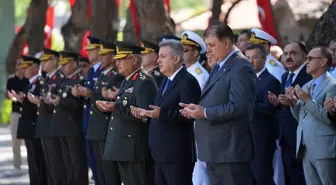 15 Temmuz Demokrasi ve Milli Birlik Günü Etkinlikleri Şehitliklerde Düzenlendi