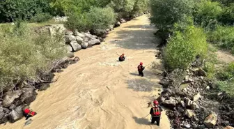 Erzurum-Artvin kara yolunda heyelan sonucu kaybolan 10 aylık bebek aranıyor