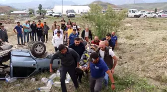 Erzurum'da Otomobil ile Kamyon Çarpıştı: Üç Kişi Yaralandı