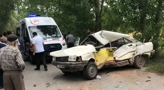 Kütahya'da Traktörle Çarpışan Otomobilin Sürücüsü Hayatını Kaybetti