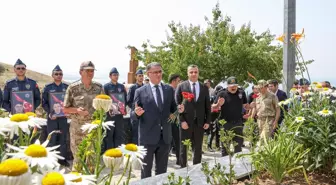 Van'da keşif uçağı kazasında şehit olan 2 pilot ve 7 emniyet mensubu anıldı