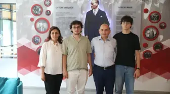 YKS'de birinci olan öğrenci mutluluğunu paylaştı