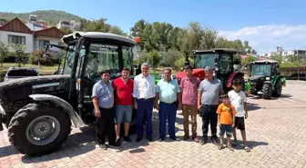 Anamur'da ORKÖY kredisiyle 3 üreticiye traktör teslim edildi