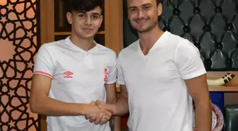 Balıkesirspor, Ali Karakaya ve Emir Dede ile sözleşme imzaladı