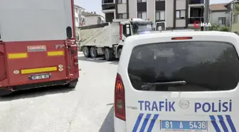 Kur'an kursundan çıkan çocuğa kamyonun altında kaldı