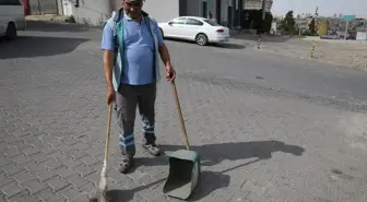 Şanlıurfa'da Temizlik İşçisi Mahzuni Şerif Koleksiyonuyla Stres Atıyor