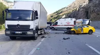 Erzincan'da Otomobilin Kamyona Çarpması Sonucu Hayatını Kaybeden Komiser ve Annesinin Cenazeleri Erzurum'da Defnedildi